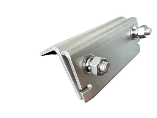 A2 Mái Seam Kẹp đứng Seam mái PV Hỗ trợ lắp ráp năng lượng mặt trời quang điện